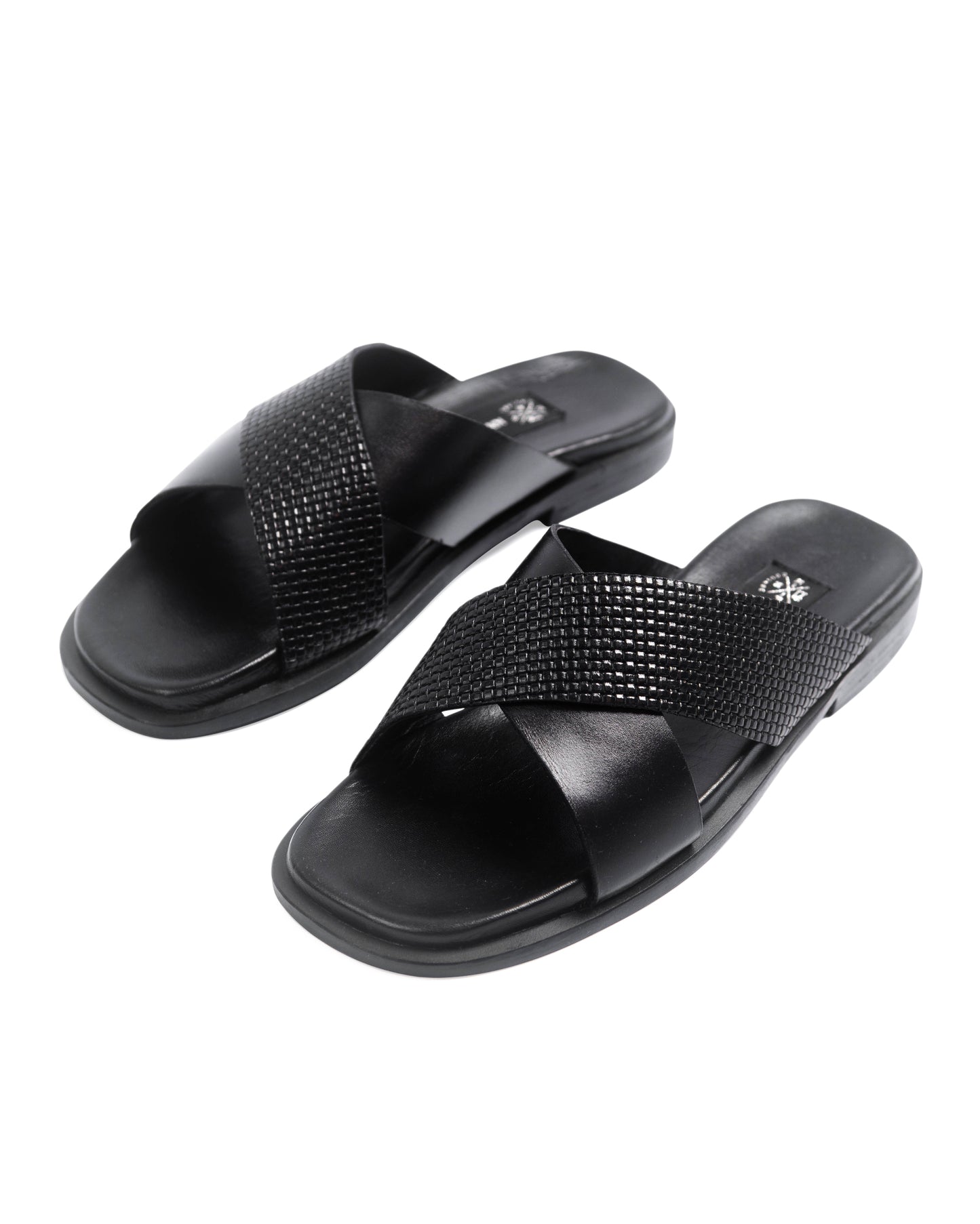 KNF 2-TONE BLACK LEATHER CROSS SLIPPERS